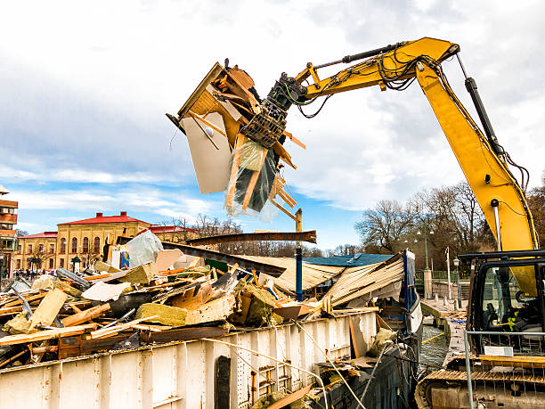 Best Yard Cleanup Services  in Montebello, CA